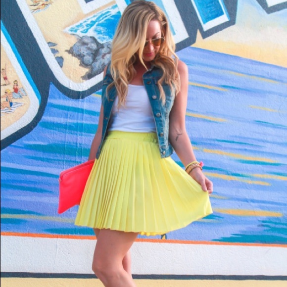 Dresses & Skirts - Yellow pleated mini skirt Dresses & Skirts - Yellow pleated mini skirt